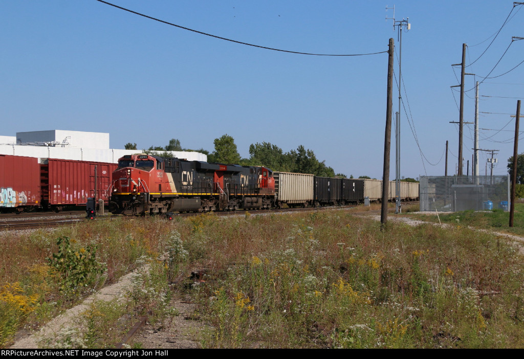 A485 waits to proceed south next to where the leads to the Milwaukee Junction roundhouse was